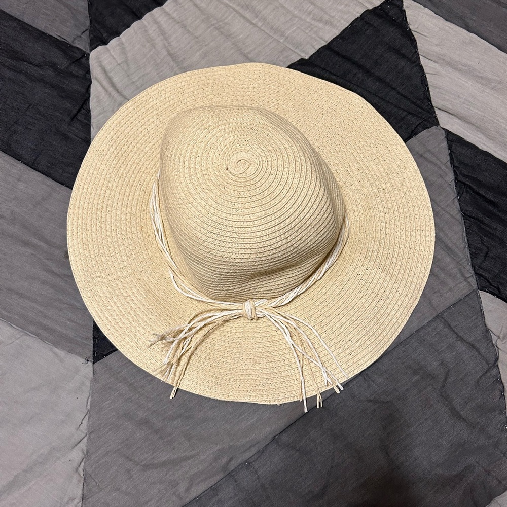 Lucky 7 sun hat